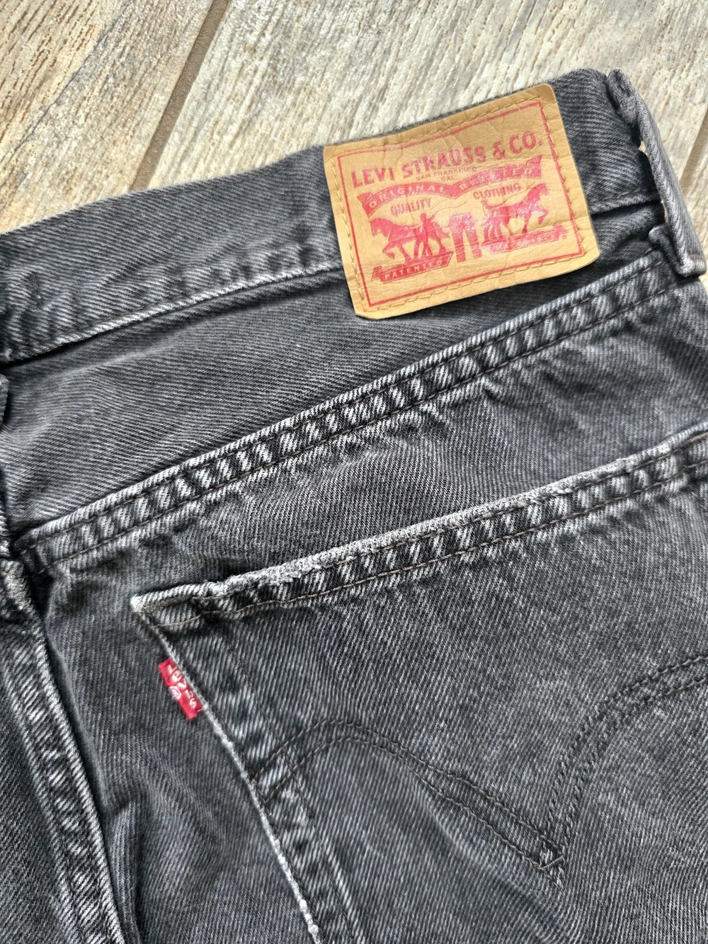 Levi's 94 Wide Leg Baggy Black Denim Jeans Womens Sz 31
